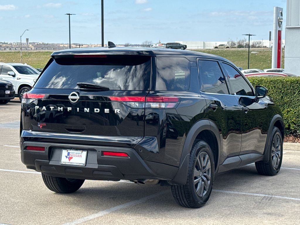 2024 Nissan Pathfinder S
