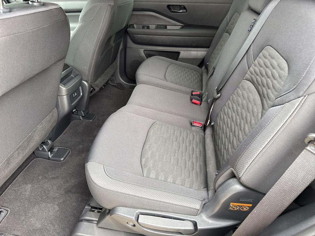 2025 Nissan Pathfinder S