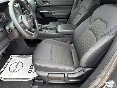 2025 Nissan Pathfinder S