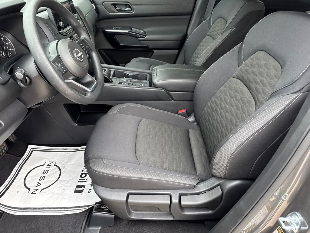 2025 Nissan Pathfinder S