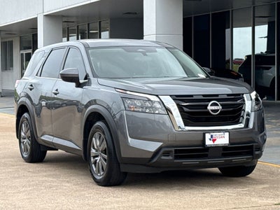 2025 Nissan Pathfinder S