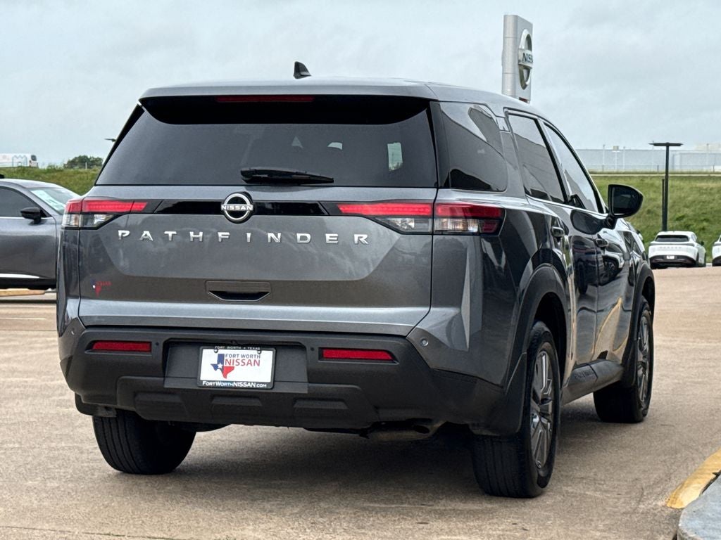 2025 Nissan Pathfinder S