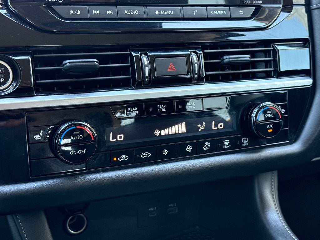 2024 Nissan Pathfinder SV