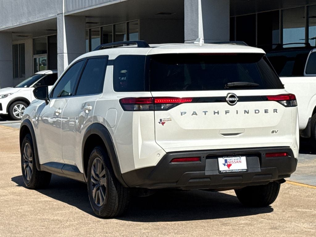 2024 Nissan Pathfinder SV