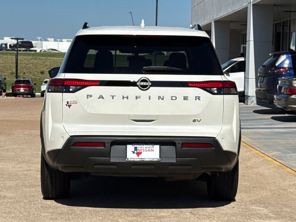2024 Nissan Pathfinder SV