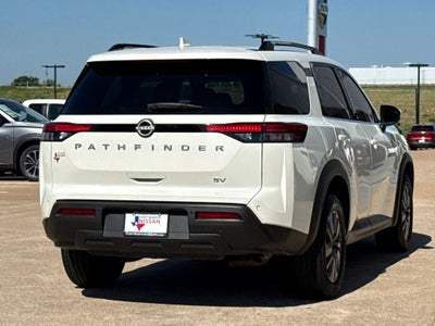 2024 Nissan Pathfinder SV
