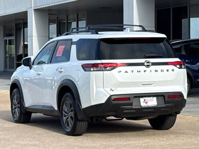 2025 Nissan Pathfinder SV