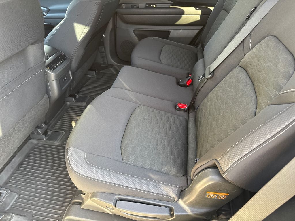 2023 Nissan Pathfinder SV