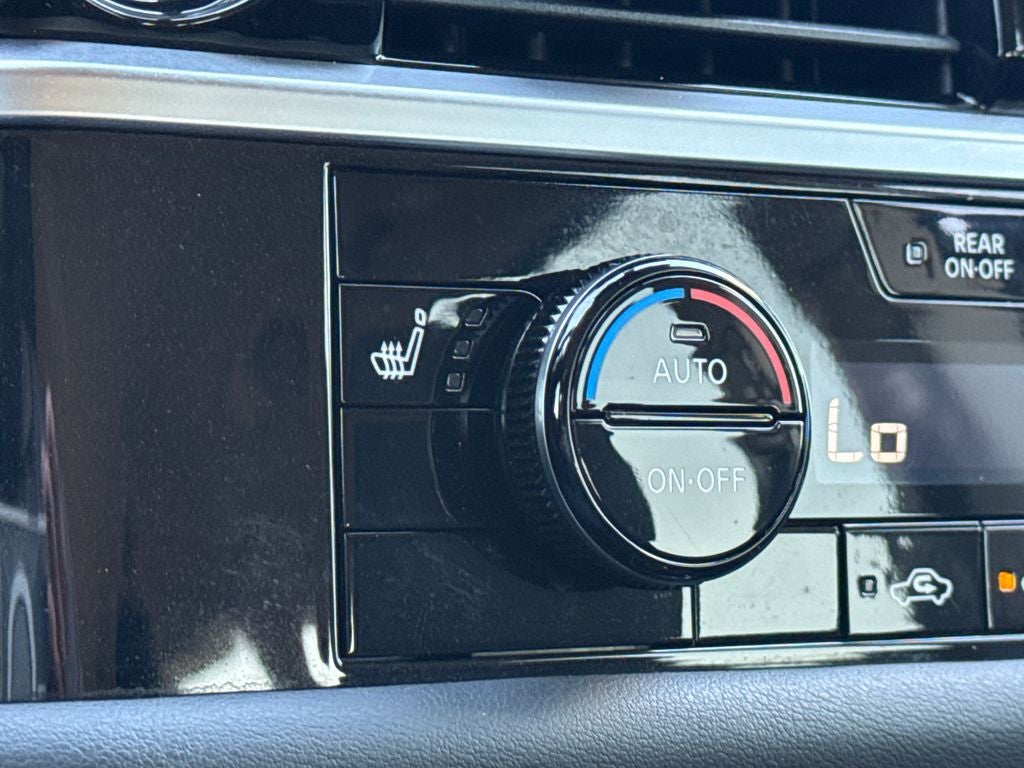 2023 Nissan Pathfinder SV