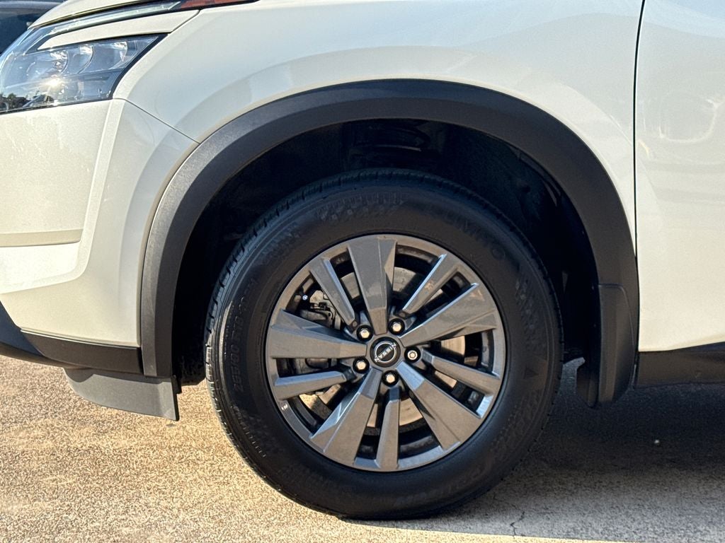 2023 Nissan Pathfinder SV