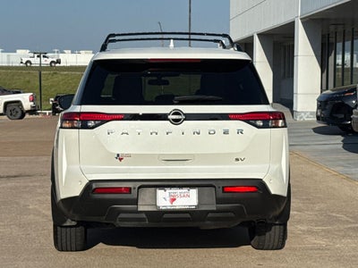 2023 Nissan Pathfinder SV