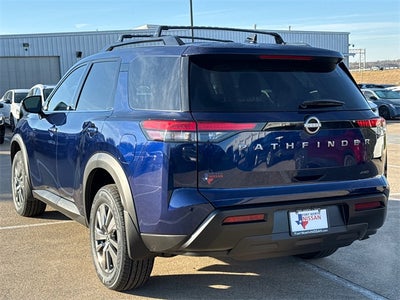 2026 Nissan Pathfinder SV