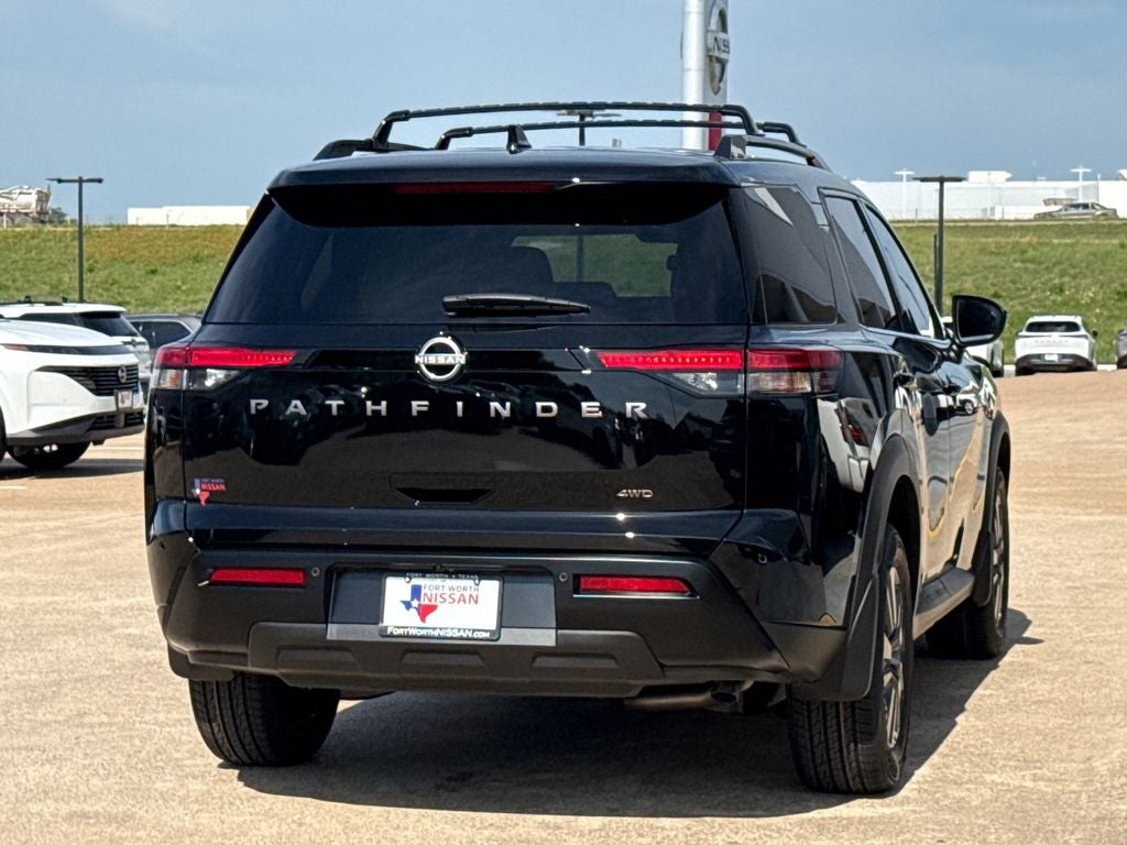 2026 Nissan Pathfinder SV