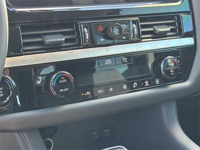 2026 Nissan Pathfinder SV