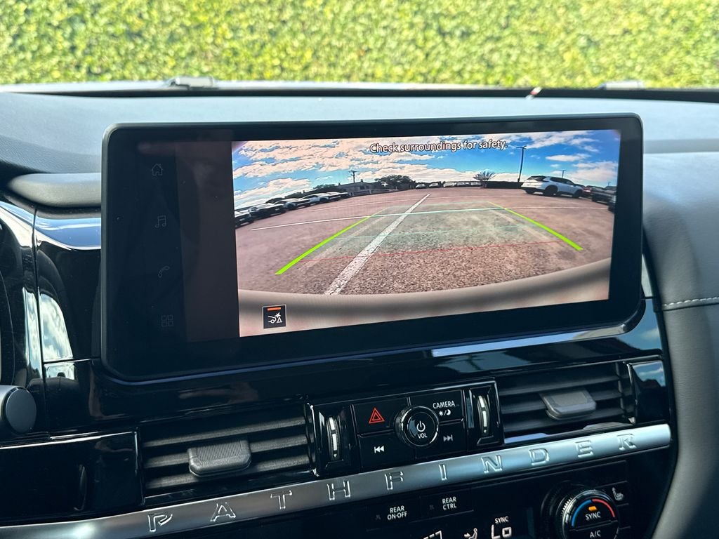 2026 Nissan Pathfinder SV