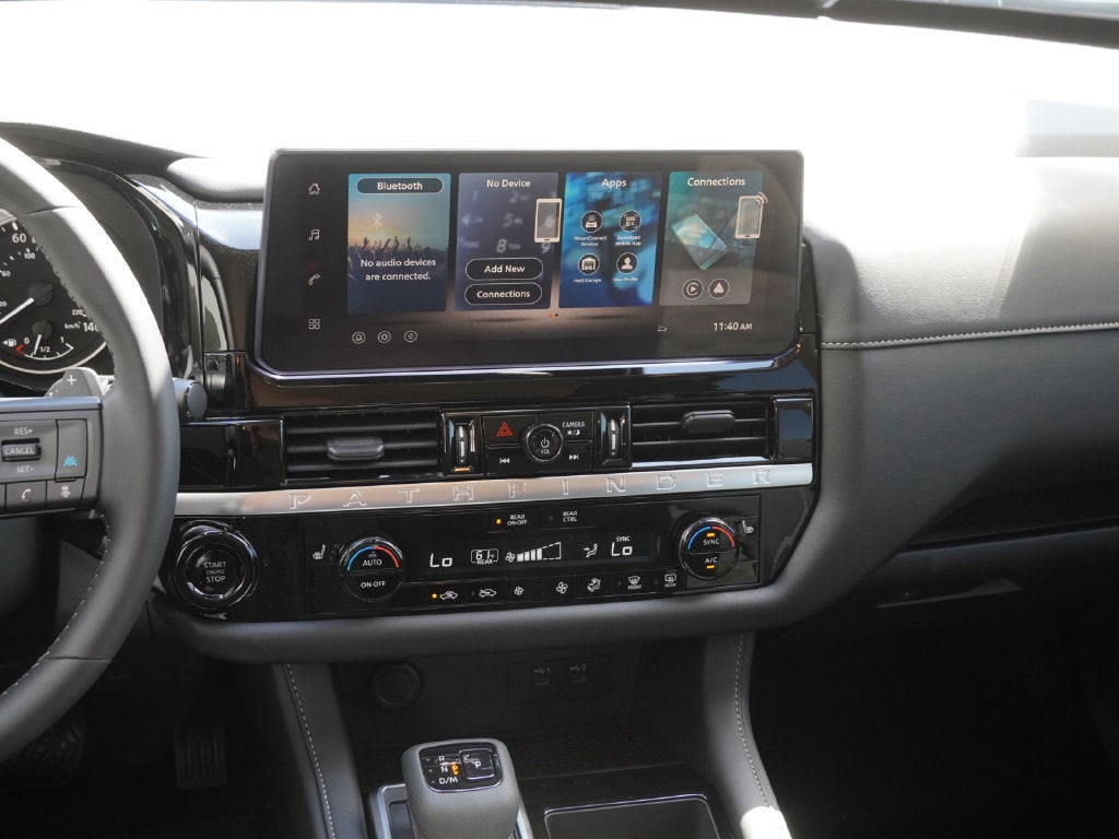 2026 Nissan Pathfinder SV