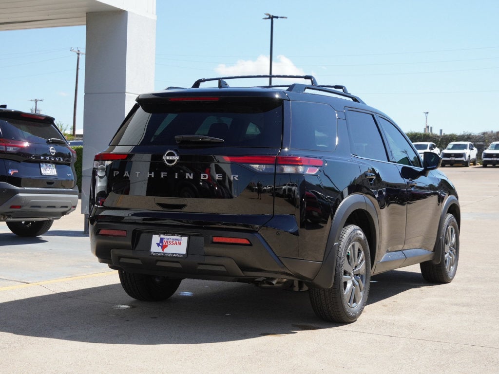 2026 Nissan Pathfinder SV