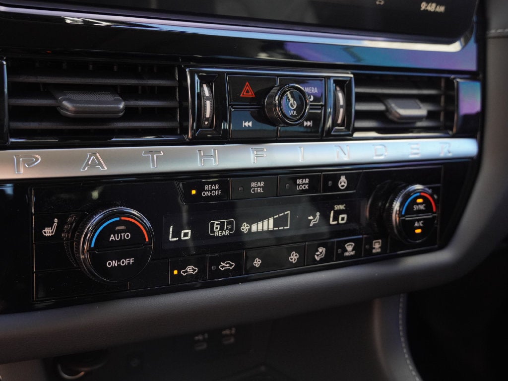 2026 Nissan Pathfinder SV