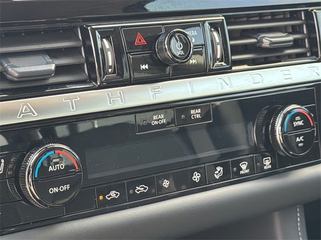 2026 Nissan Pathfinder SV