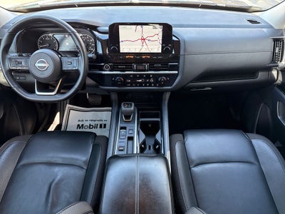 2023 Nissan Pathfinder SL