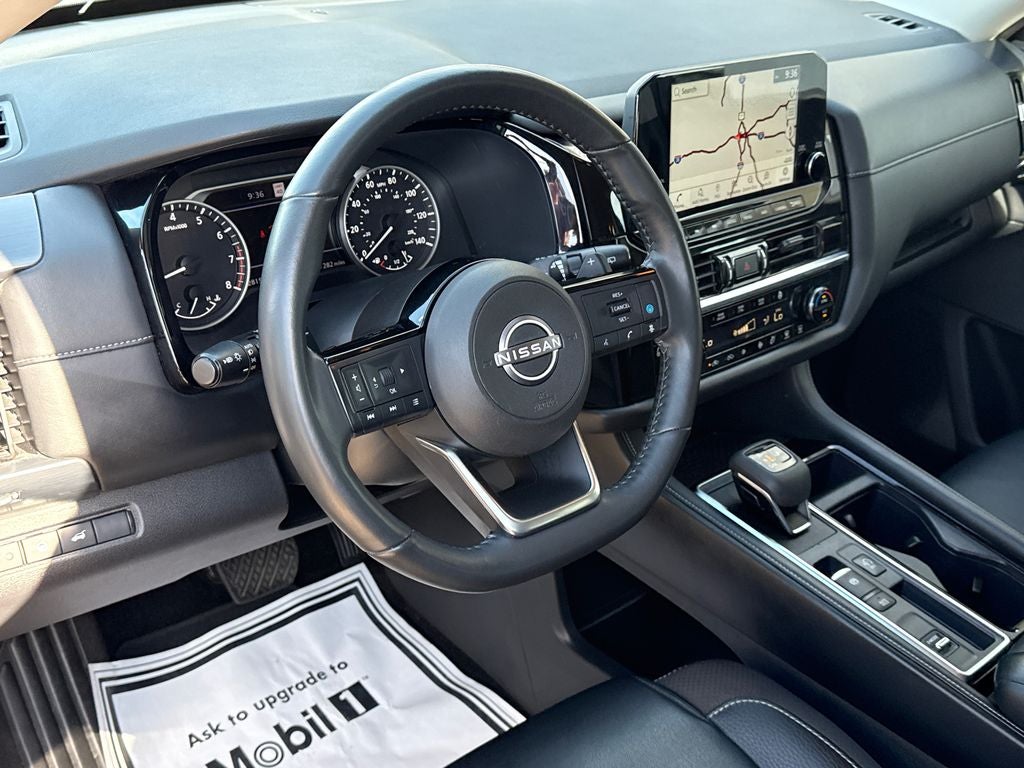 2023 Nissan Pathfinder SL