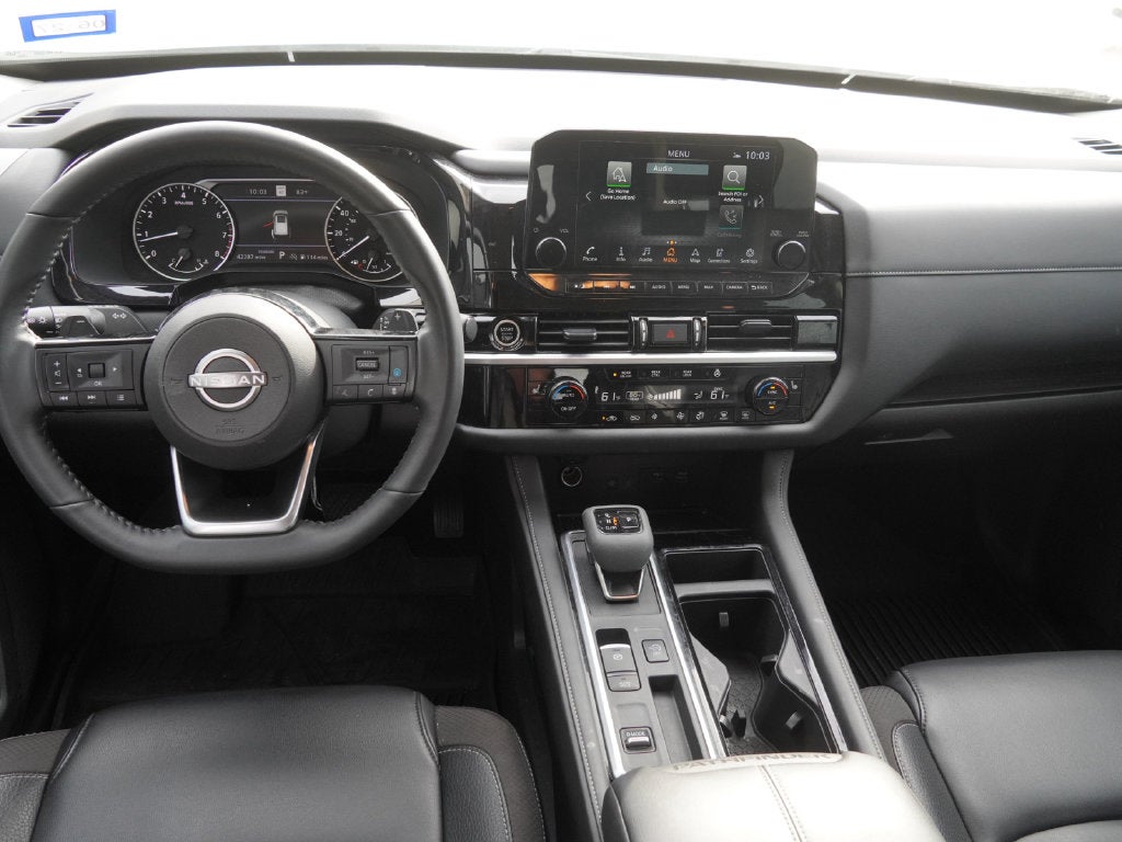 2024 Nissan Pathfinder SL