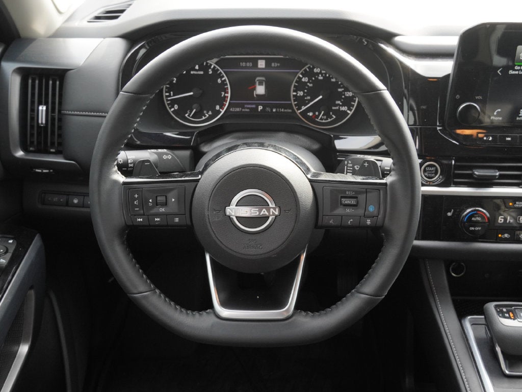 2024 Nissan Pathfinder SL
