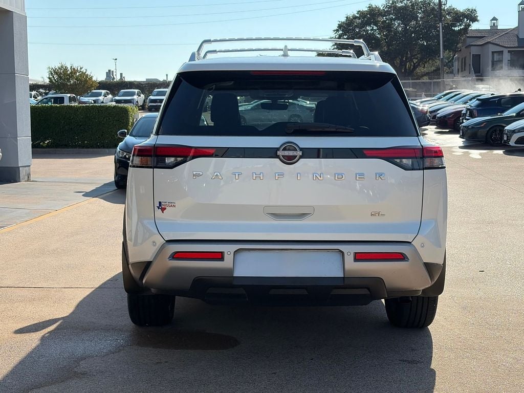 2024 Nissan Pathfinder SL