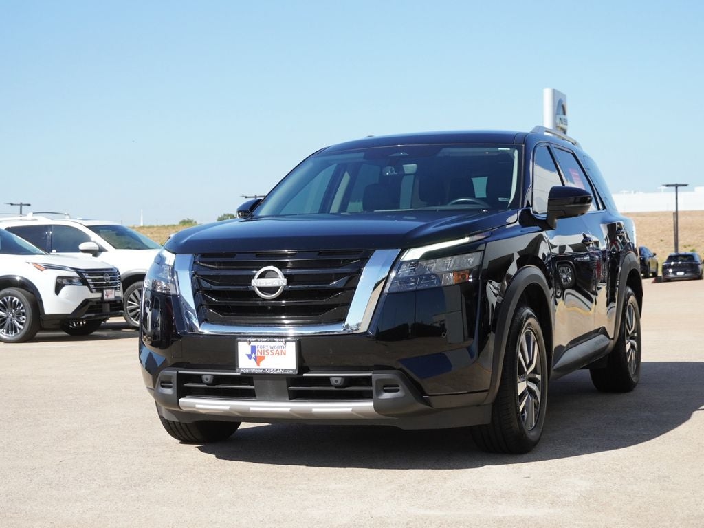 2025 Nissan Pathfinder SL