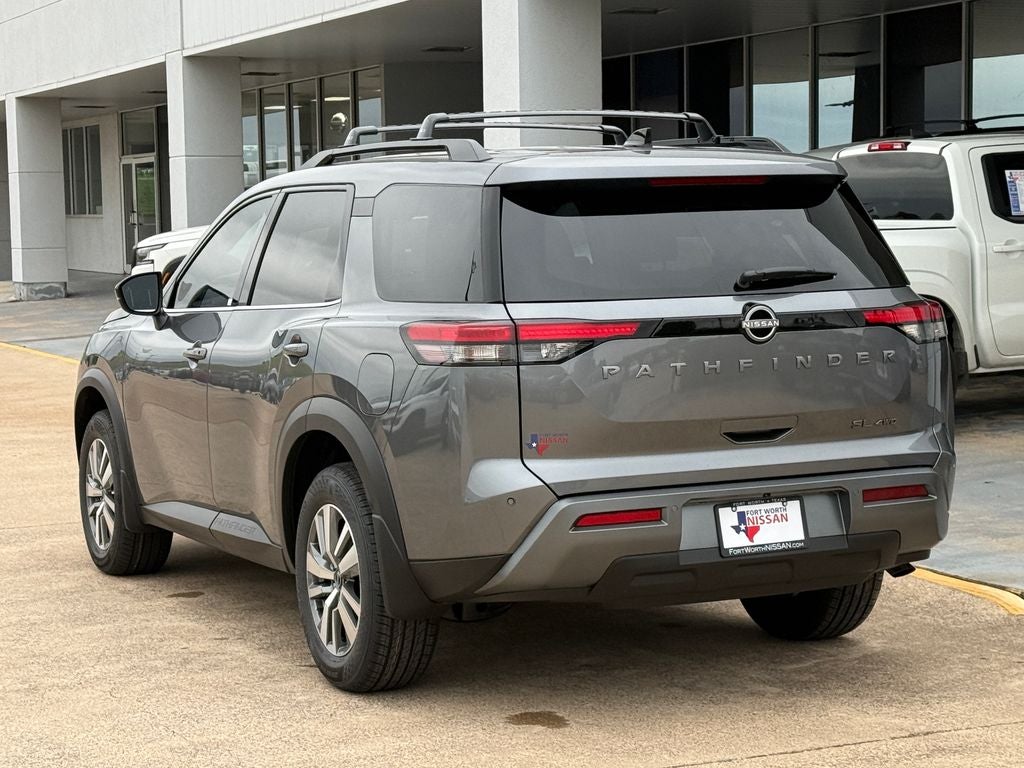 2026 Nissan Pathfinder SL