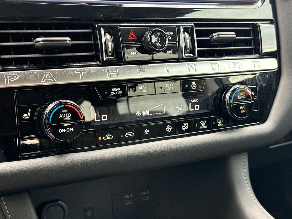2026 Nissan Pathfinder SL
