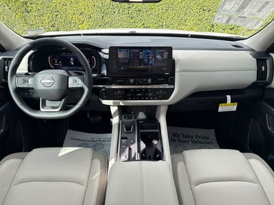 2026 Nissan Pathfinder SL