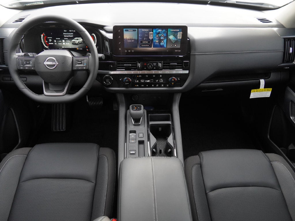 2026 Nissan Pathfinder SL