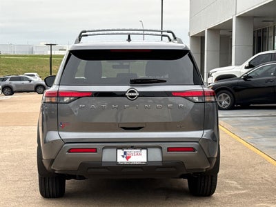2026 Nissan Pathfinder SL