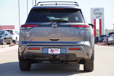 2026 Nissan Pathfinder SL