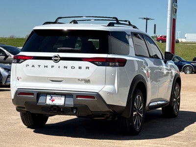 2026 Nissan Pathfinder Platinum