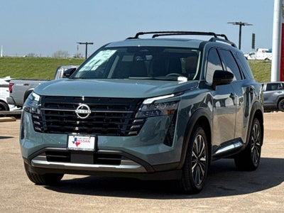 2026 Nissan Pathfinder Platinum