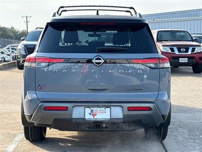2026 Nissan Pathfinder Platinum
