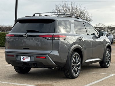 2026 Nissan Pathfinder Platinum