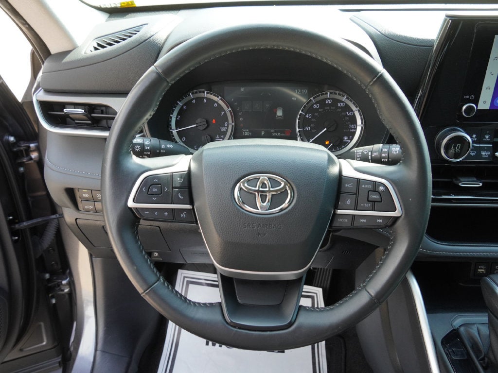2024 Toyota Highlander LE