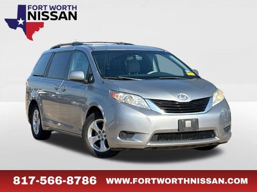 2013 Toyota Sienna LE 8 Passenger