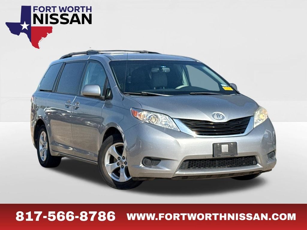 2013 Toyota Sienna LE 8 Passenger