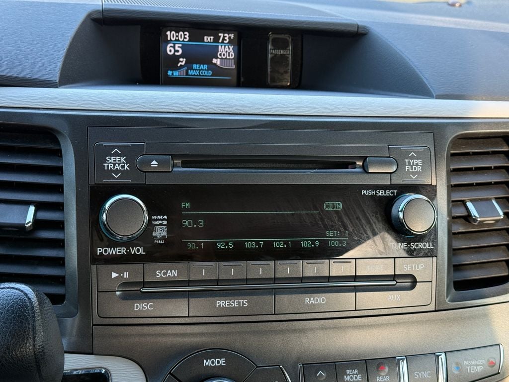 2013 Toyota Sienna LE 8 Passenger