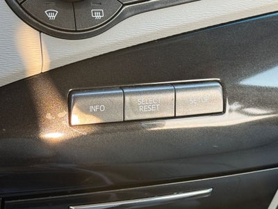 2013 Toyota Sienna LE 8 Passenger