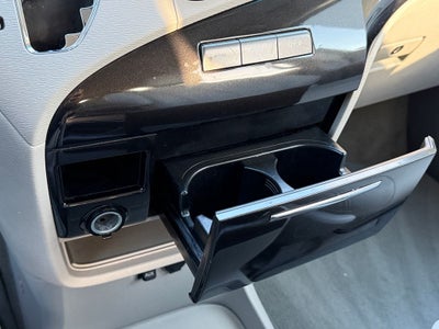 2013 Toyota Sienna LE 8 Passenger