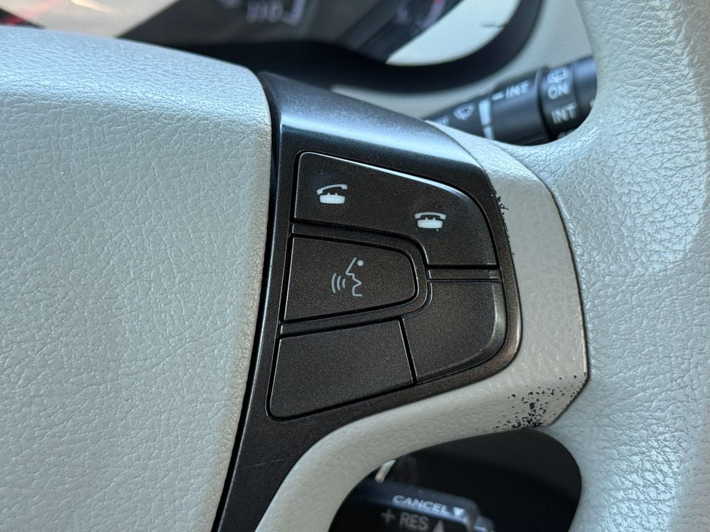 2013 Toyota Sienna LE 8 Passenger