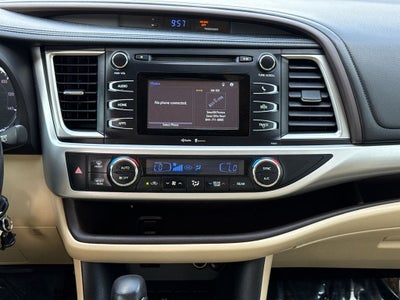 2014 Toyota Highlander LE Plus V6