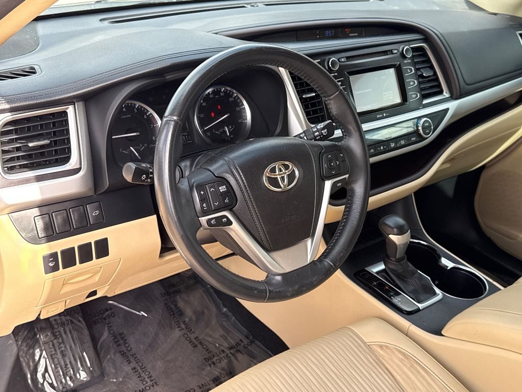 2014 Toyota Highlander LE Plus V6