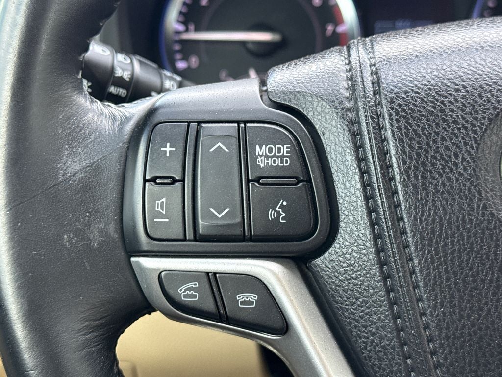 2014 Toyota Highlander LE Plus V6