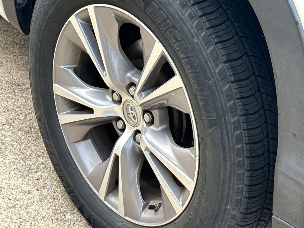 2014 Toyota Highlander LE Plus V6